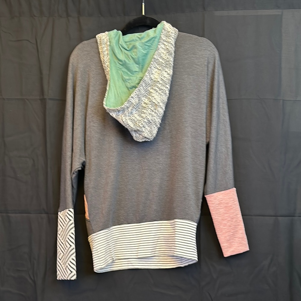 Colorblock Hoodie with Patterned Sleeves Rippa - Picture 7 of 10